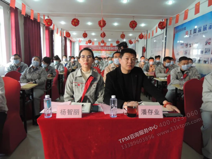 潘董事長(zhǎng)（右）、楊總經(jīng)理（左）